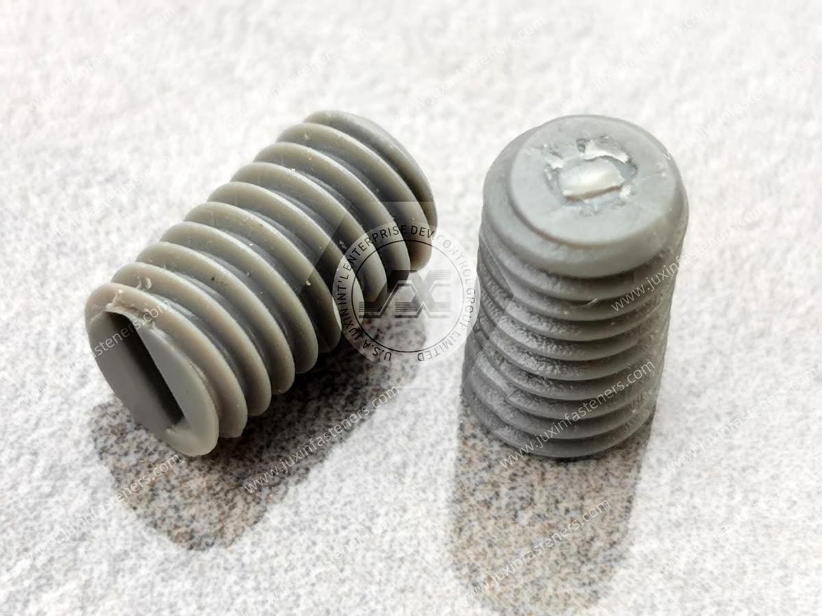 PVC メートルマイナスプラスチック平先止めねじ