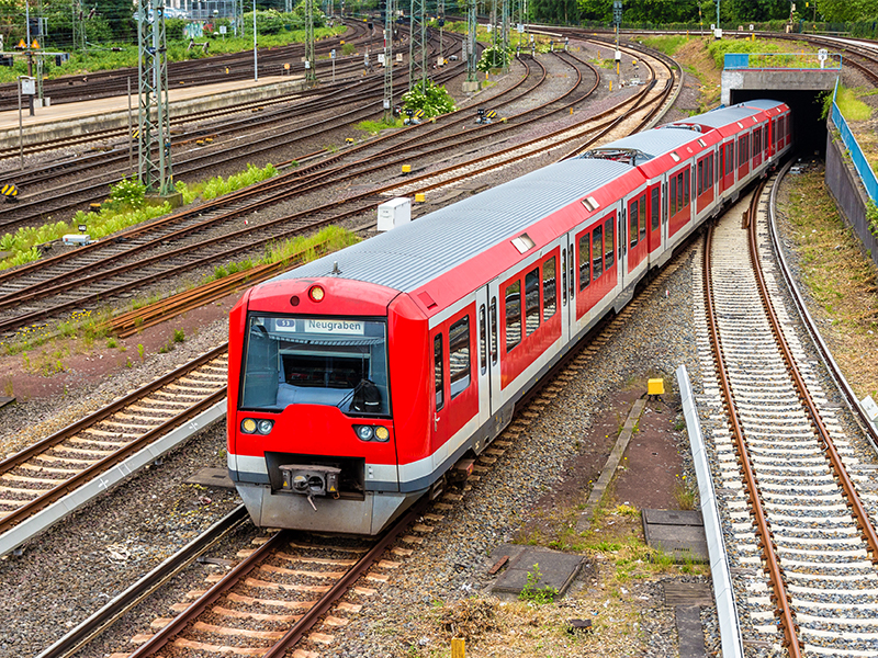 鉄道と鉄道交通機関