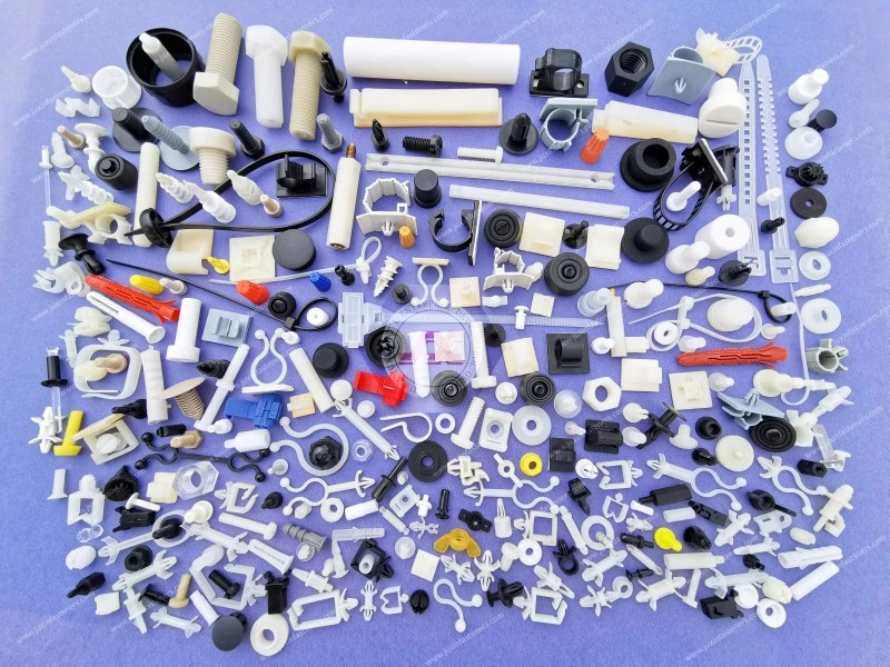 プラスチック製ハードウェア